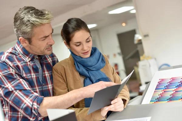 Choose a Print Shop Near Me for Convenient Printing Services